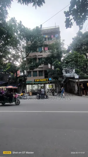 মেইন এভিনিউ রোডে কমার্শিয়াল স্পেস ভাড়া হবে ( ২ তলায়)
