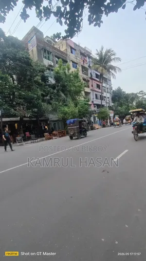 মেইন এভিনিউ রোডে কমার্শিয়াল স্পেস ভাড়া হবে ( ২ তলায়)