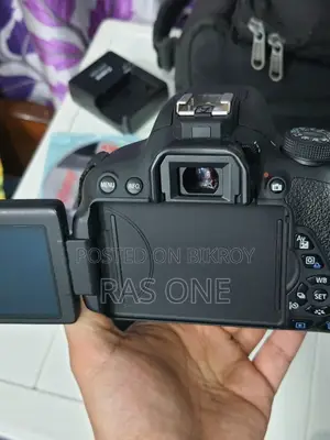Eos 700 D বিক্রি হবে