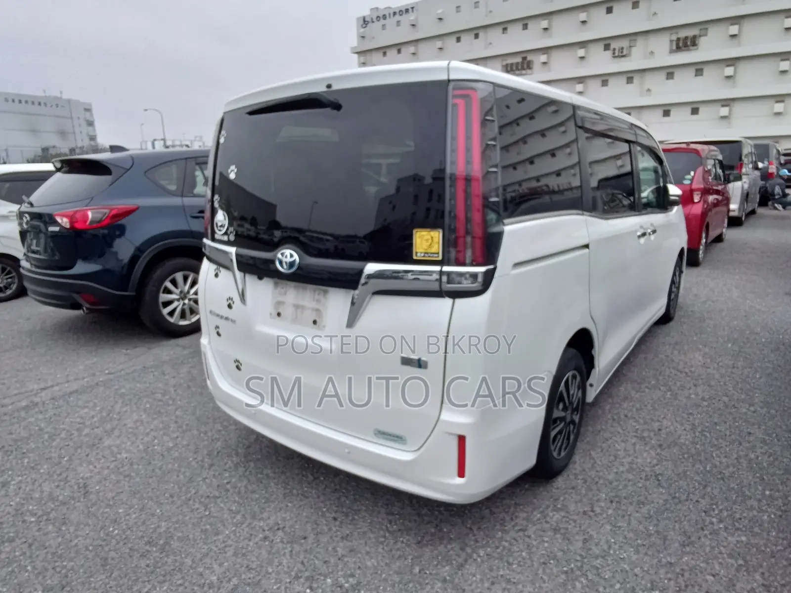 Toyota Esquire 1.8 FWD Hybrid (7 Seater) 2021 Pearl
