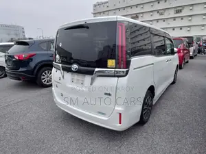 Toyota Esquire 1.8 FWD Hybrid (7 Seater) 2021 Pearl