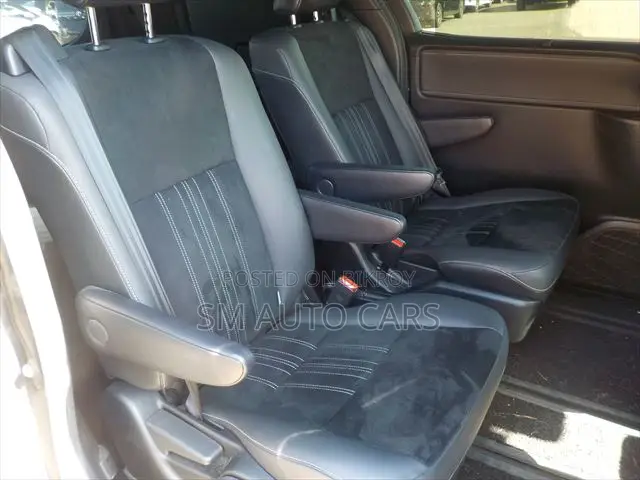 Toyota Esquire 1.8 FWD Hybrid (7 Seater) 2021 Blue