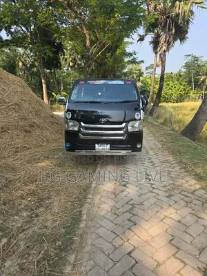 Toyota HiAce 2006 Black