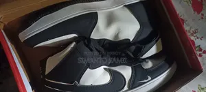ইন্ডিয়ান স্নিকার্স