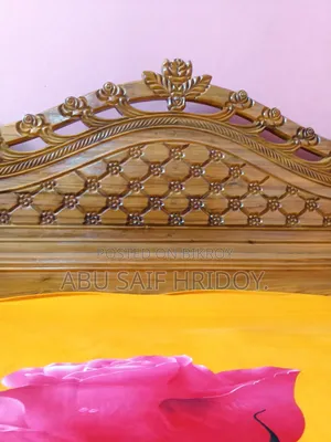আকাশ মনি কাঠ এর খাট সেল করা হবে।