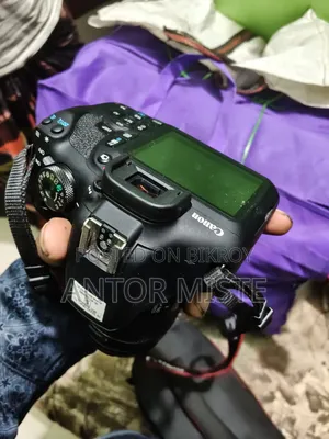 Canon Eso 1500 D
