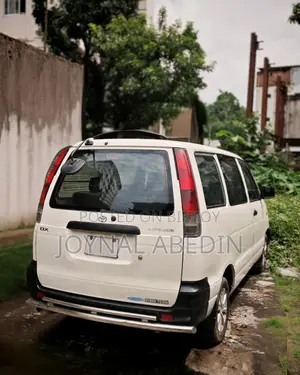 টয়োটা নোয়াহ ২০০৬ হোয়াইট