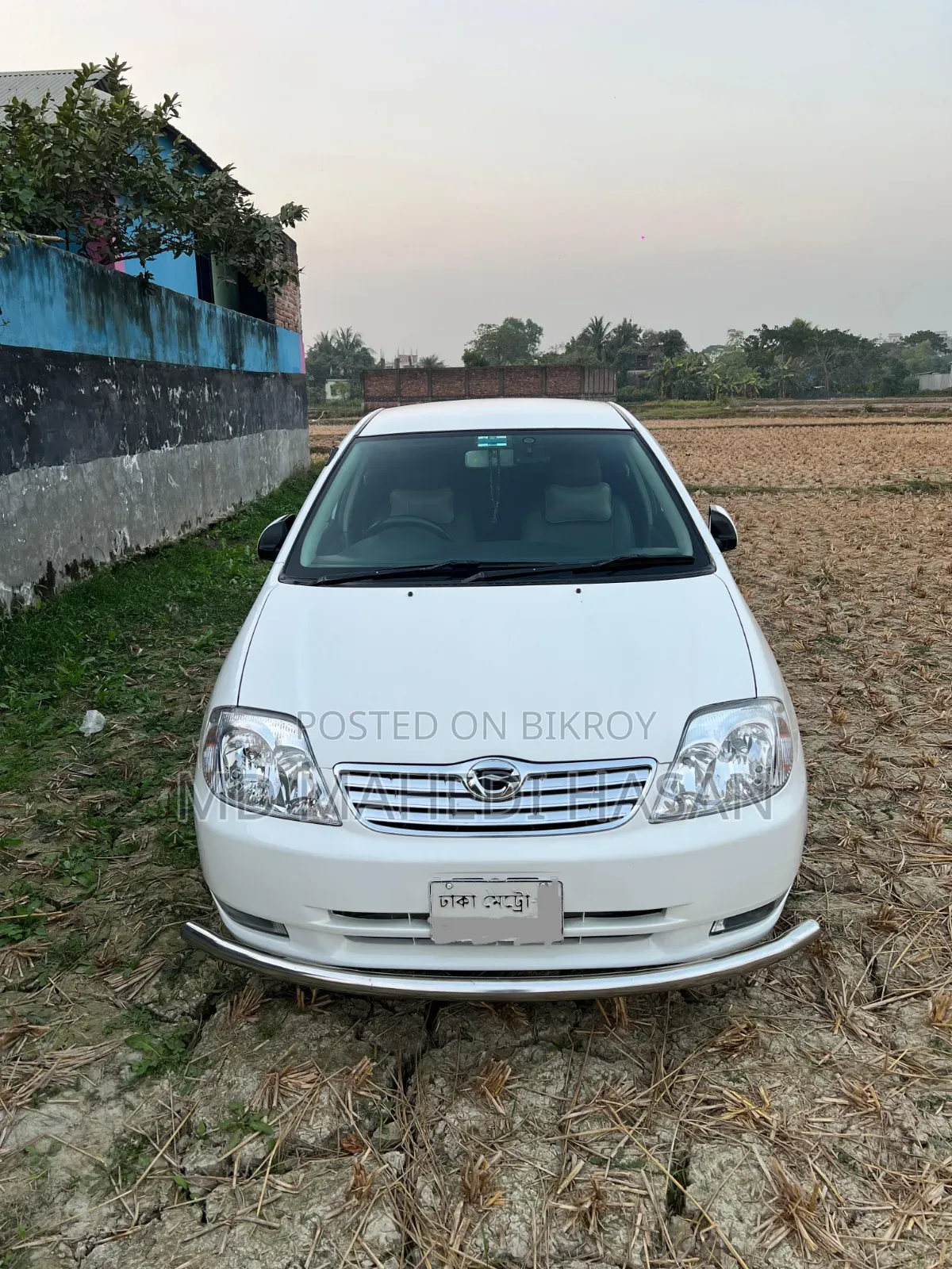 টয়োটা করোলা ২০০২ সাদা