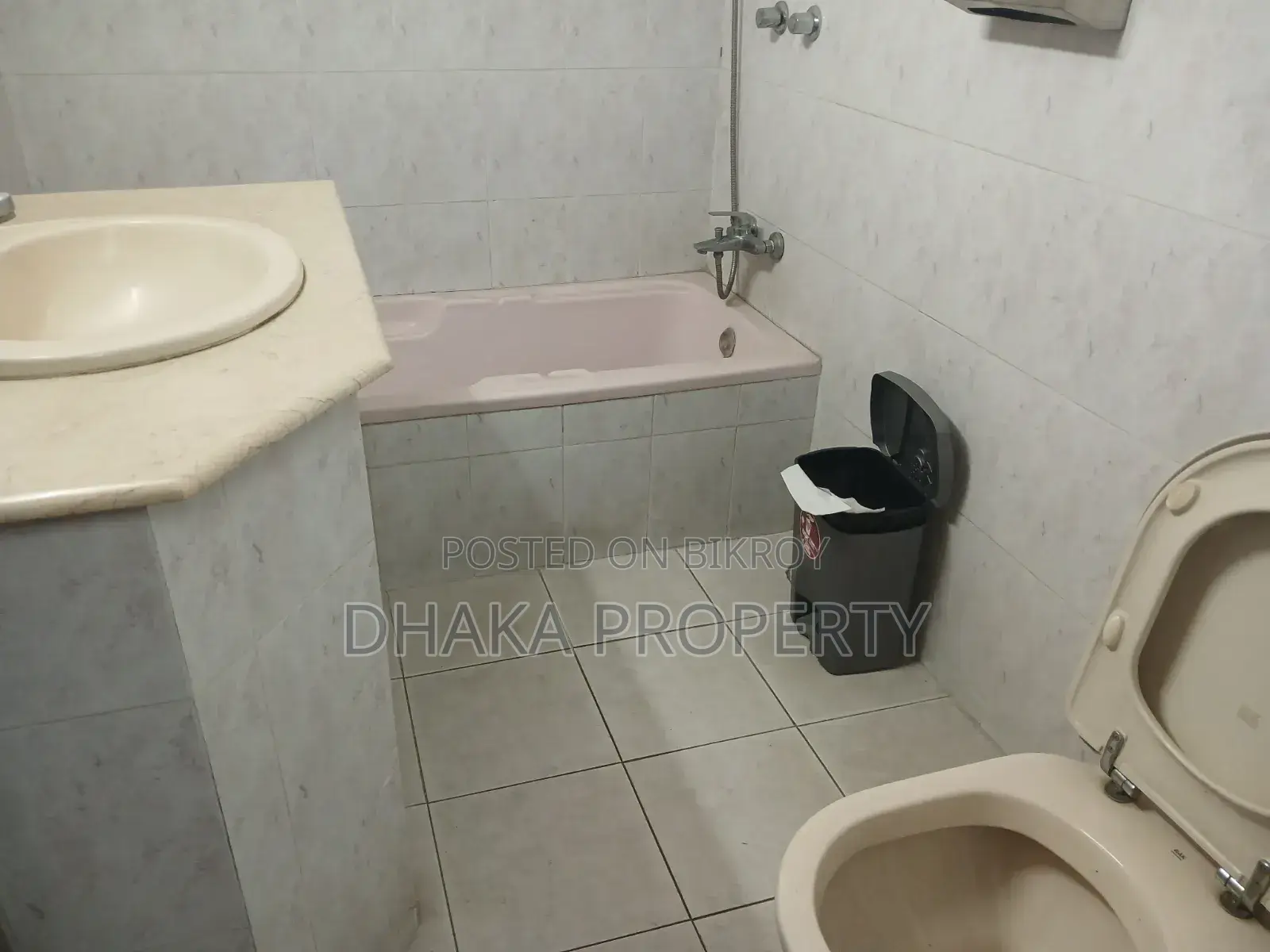 Luxury Ready Office Rent at Gulshan Avenue