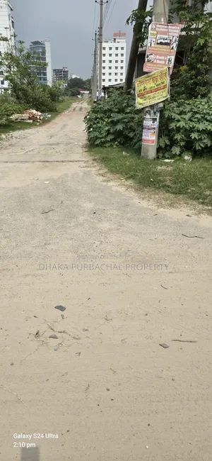 উত্তরা তৃতীয় প্রকল্প ১৭/এফ, দক্ষিণ মুখী ৩ কাঠা প্লট বিক্রি
