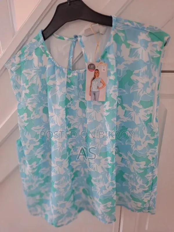 Lightweight Women's Top