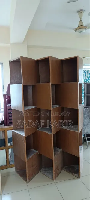 বুক শেলফ