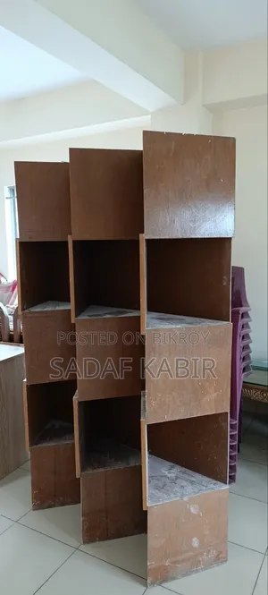 বুক শেলফ