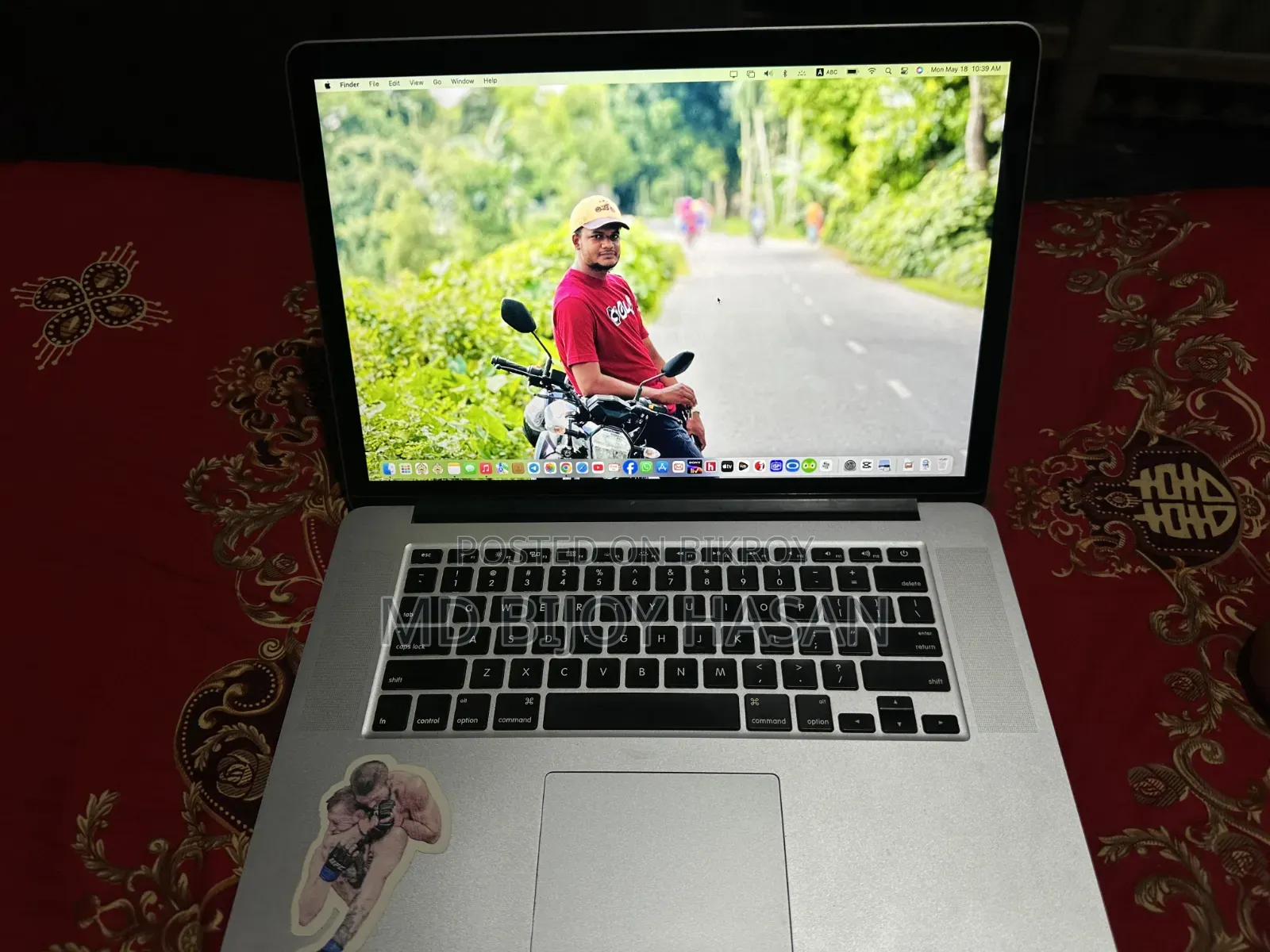 Laptop Apple MacBook Pro 2015 16GB Intel Core I7 SSD 256GB