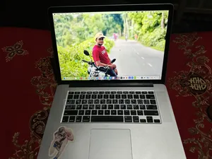 Laptop Apple MacBook Pro 2015 16GB Intel Core I7 SSD 256GB