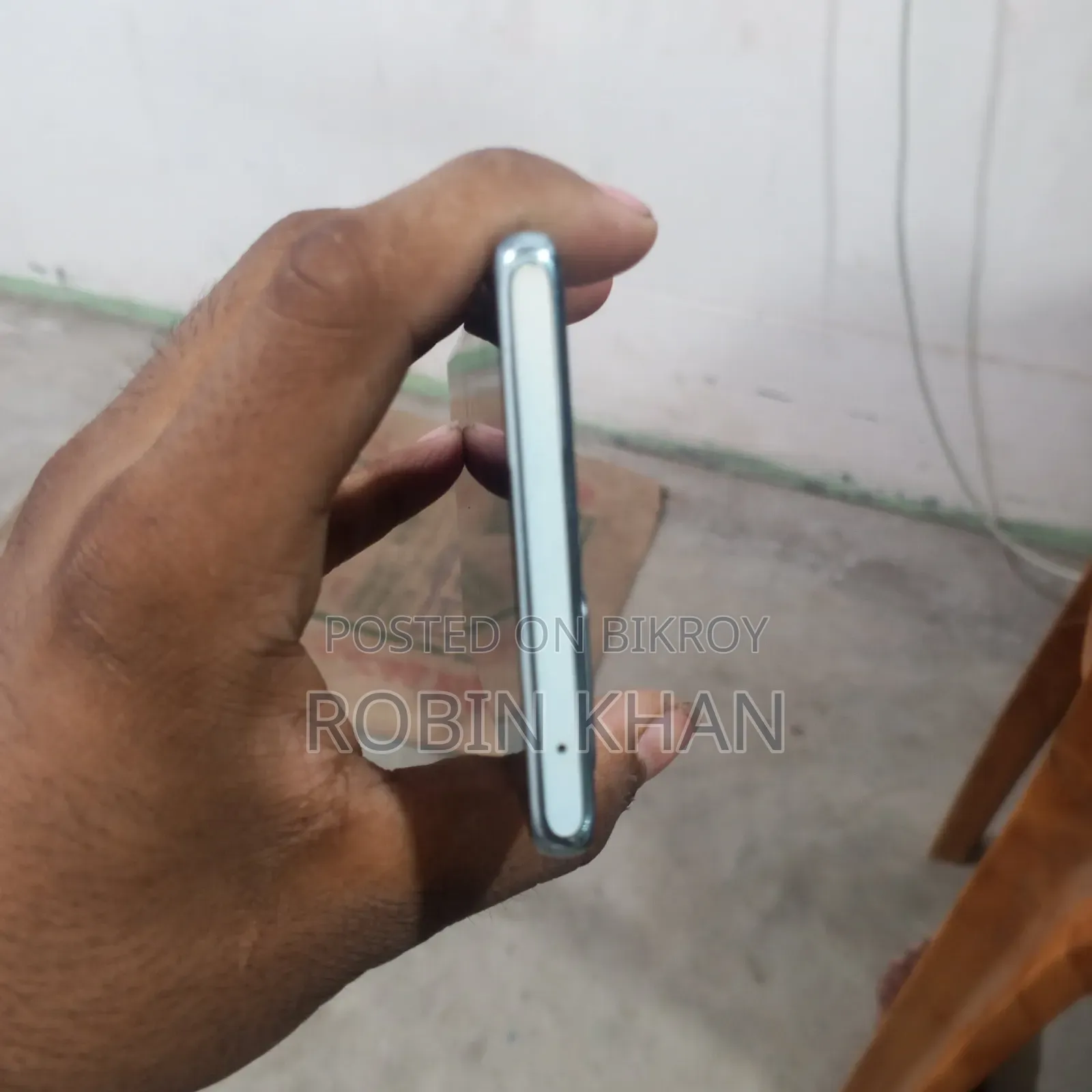 Oppo Reno6 Pro 5G ২৫৬ জিবি হোয়াইট