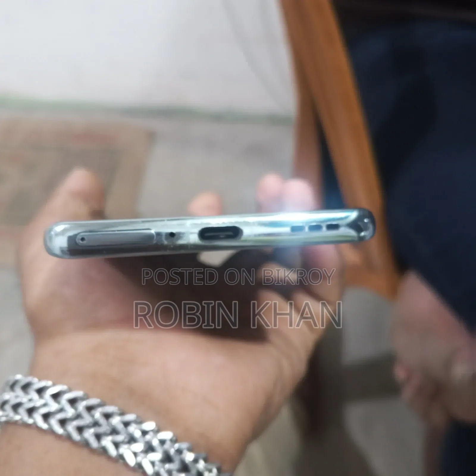 Oppo Reno6 Pro 5G ২৫৬ জিবি হোয়াইট