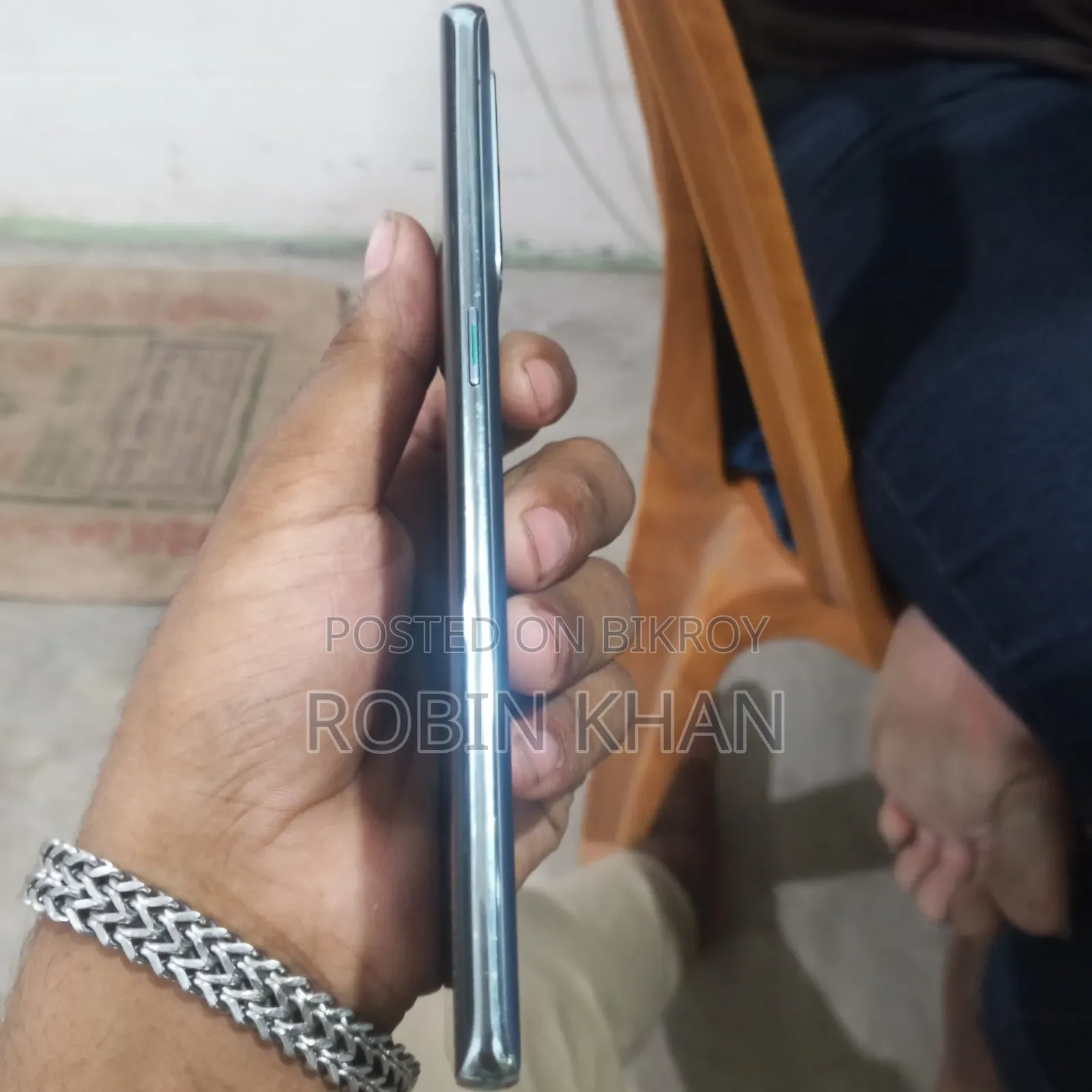 Oppo Reno6 Pro 5G ২৫৬ জিবি হোয়াইট