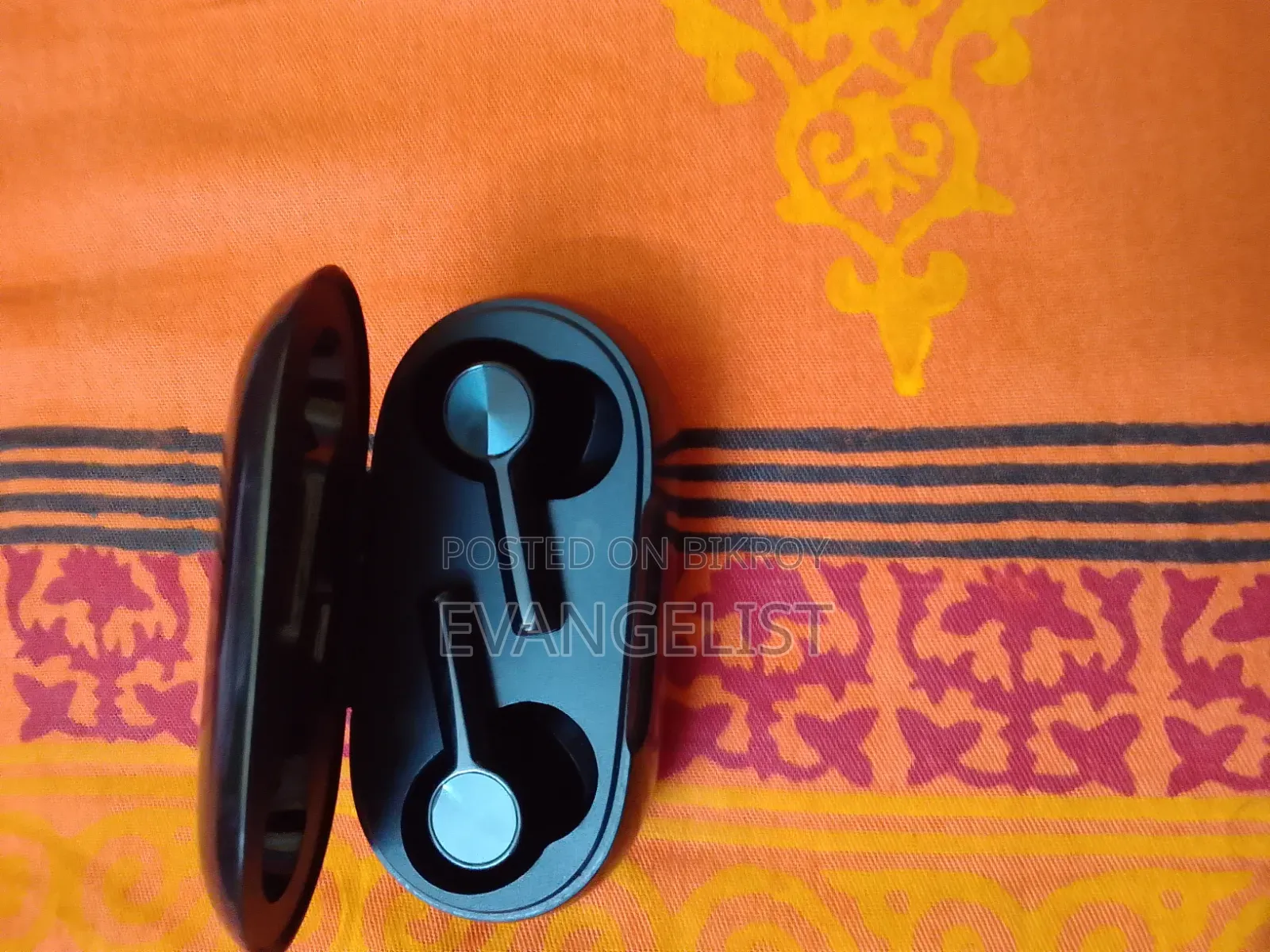 অরিজিনাল ওয়ানপ্লাস এয়ারবাডস (১৫ দিন ব্যবহৃত)