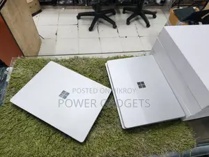 ল্যাপটপ মাইক্রোসফট সারফেস গো ৮জিবি ইন্টেল কোর আই৫ এসএসডি ২৫৬জিবি