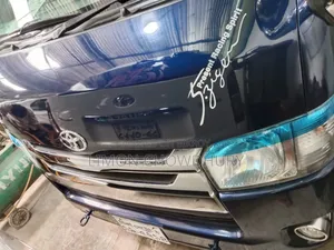 Toyota HiAce 2012 Blue