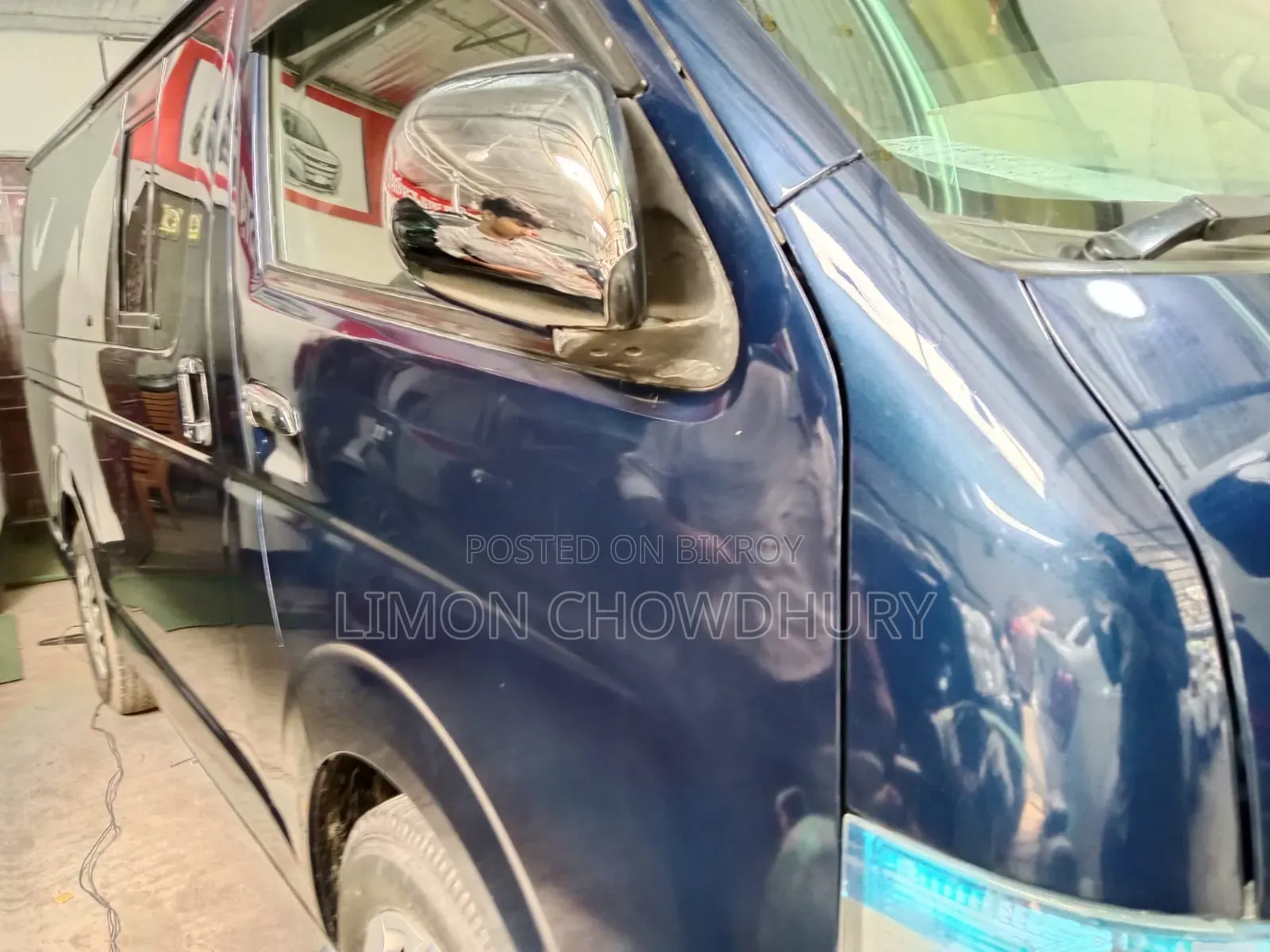 Toyota HiAce 2012 Blue