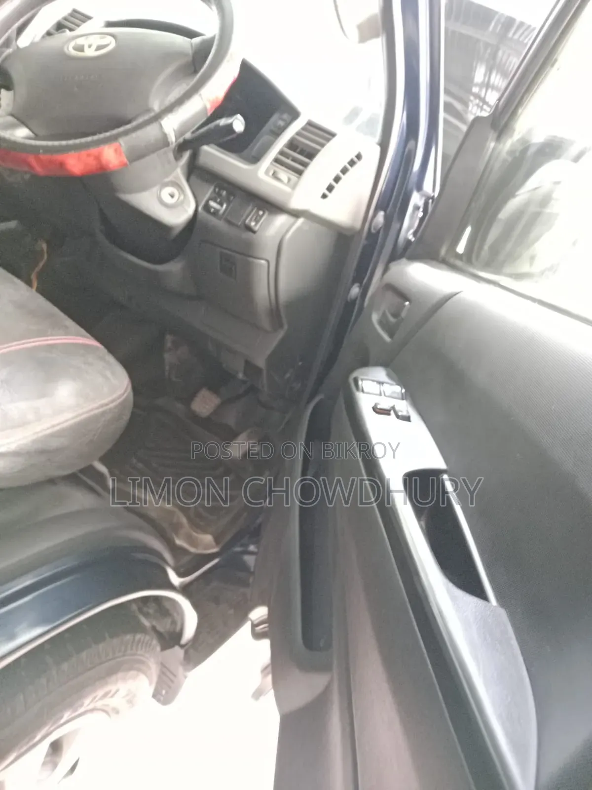 Toyota HiAce 2012 Blue
