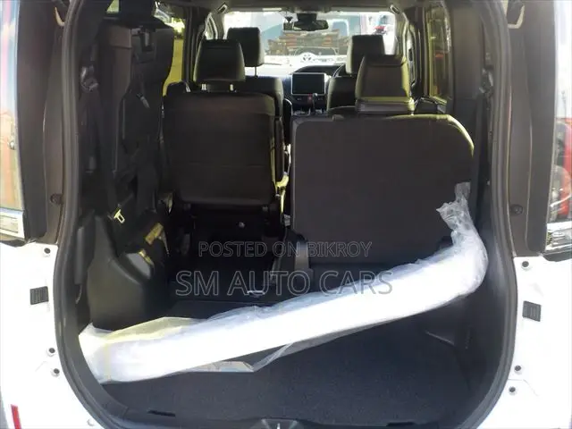 Toyota Esquire 2.0 FWD (7 Seater) 2021 Pearl