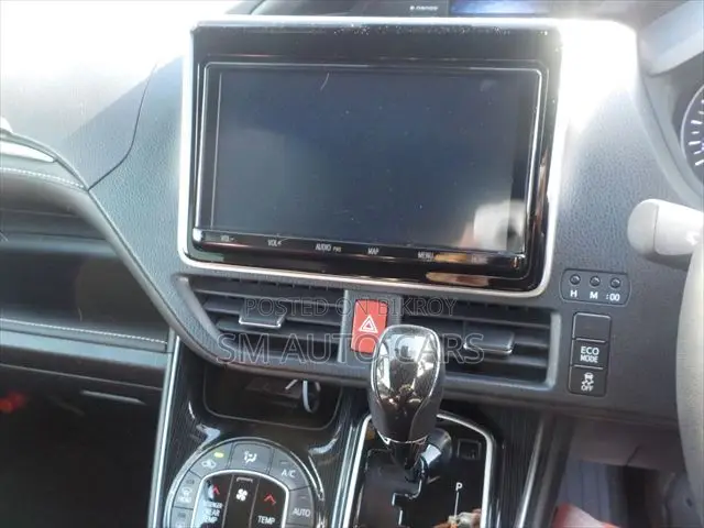 Toyota Esquire 2.0 FWD (7 Seater) 2021 Pearl
