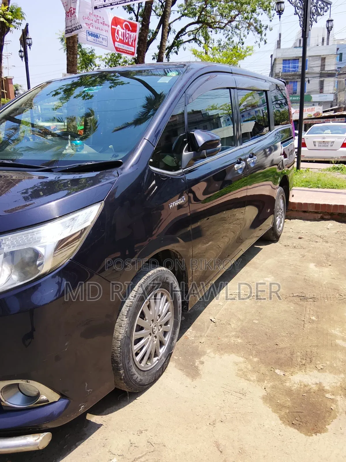 Toyota Esquire 1.8 FWD Hybrid (7 Seater) 2015 Matt Black
