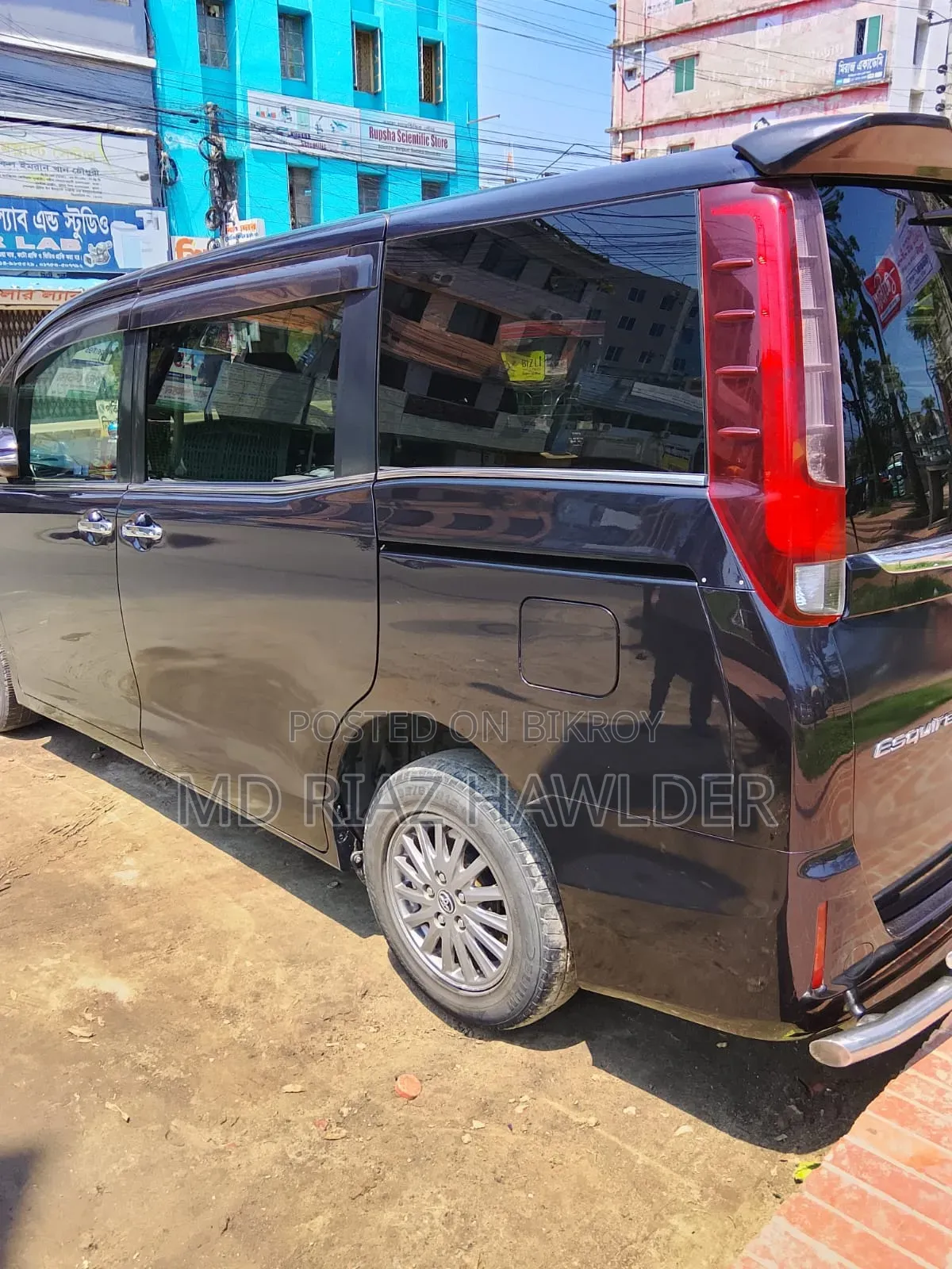 Toyota Esquire 1.8 FWD Hybrid (7 Seater) 2015 Matt Black