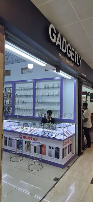 যমুনা ফিউচার পার্কে দোকান