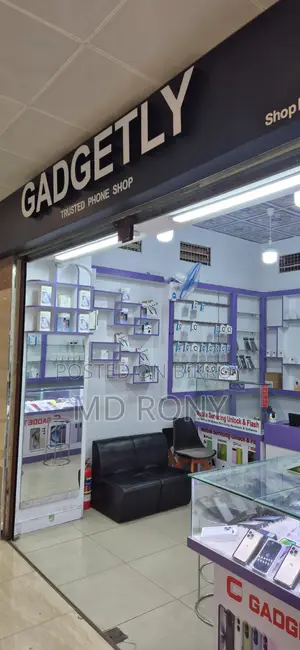 যমুনা ফিউচার পার্কে দোকান