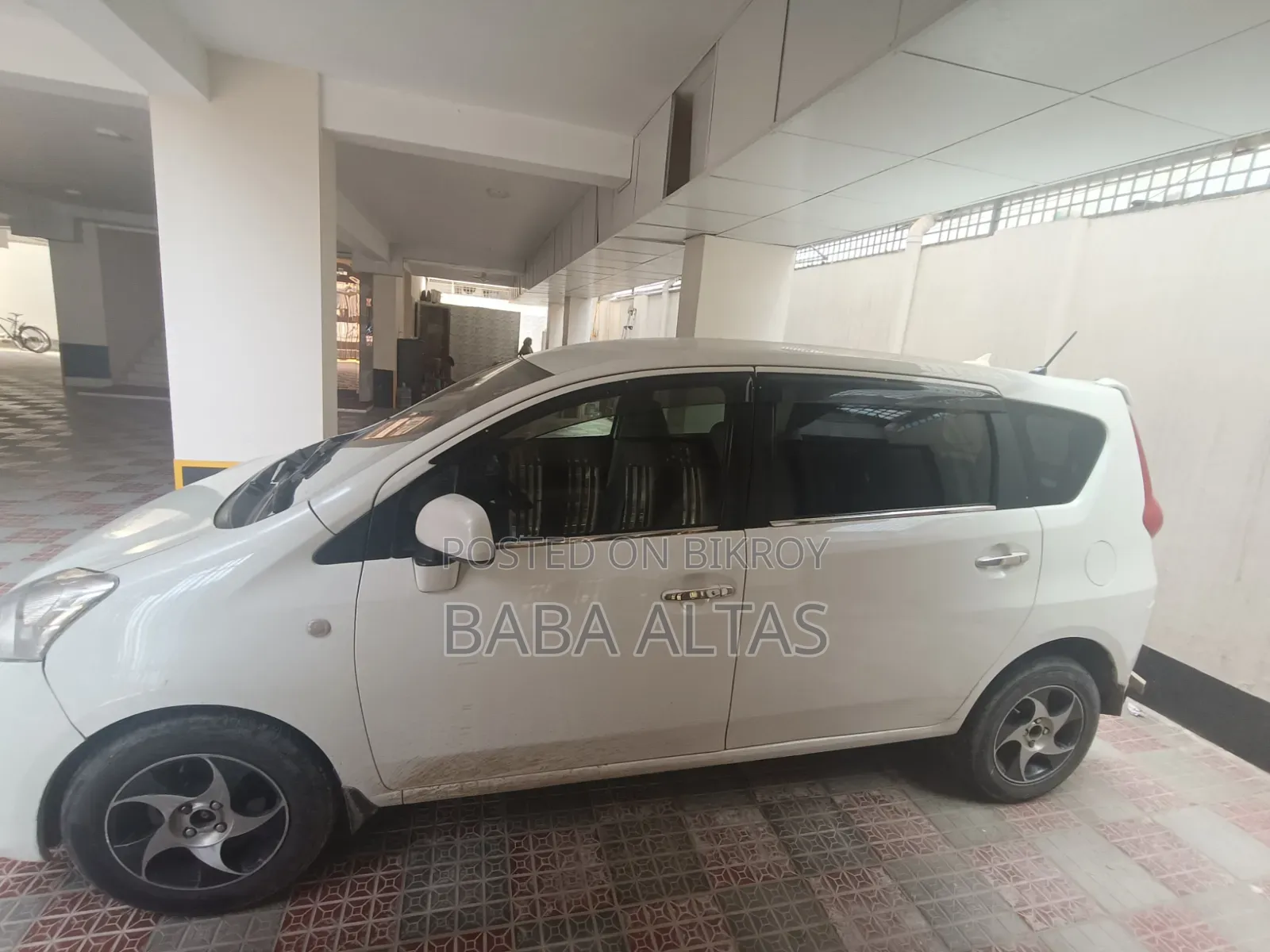Toyota Passo Sette 2011 Pearl