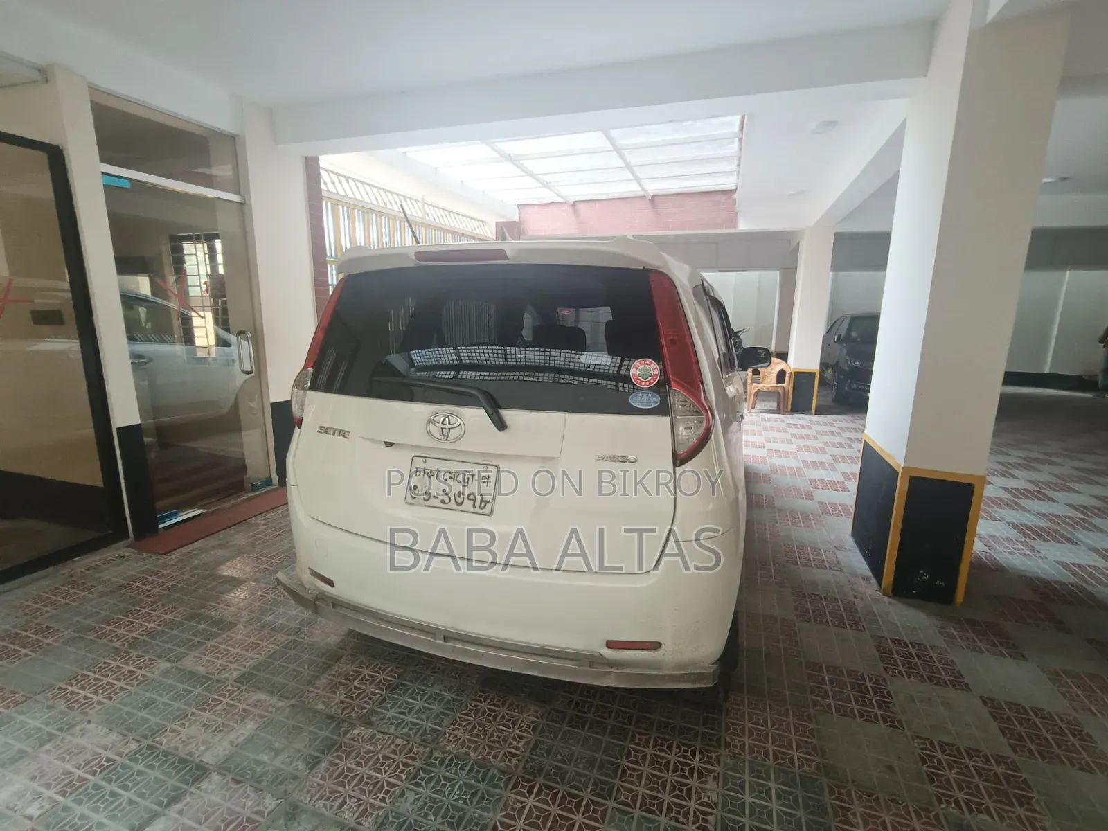 Toyota Passo Sette 2011 Pearl