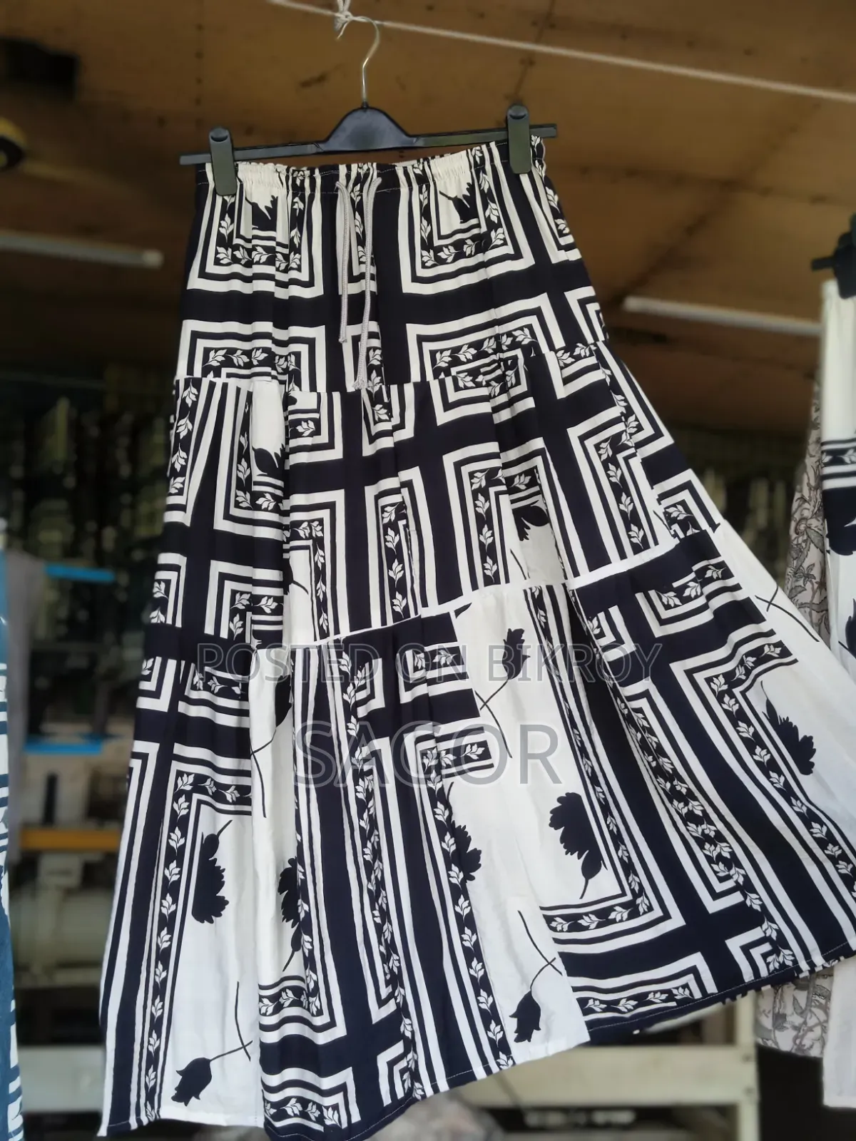 Ladies Skirt