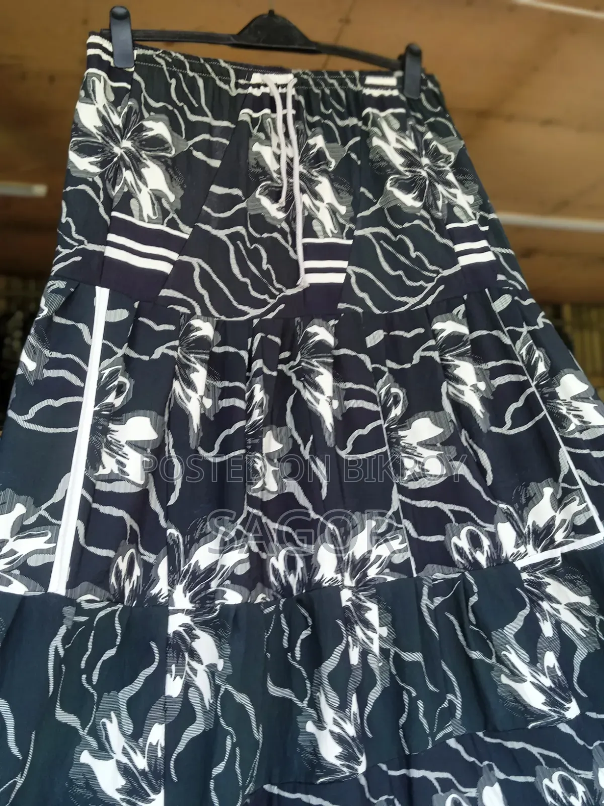 Ladies Skirt