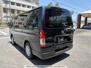 নতুন টয়োটা হাইএস ২০২৫ কালো