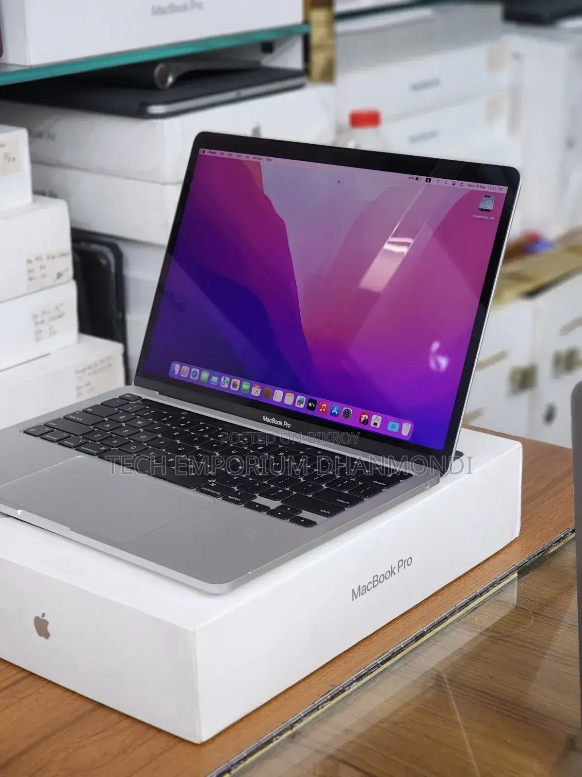 Laptop Apple MacBook Pro 2022 M2 8GB Apple M2 SSD 512GB