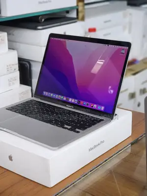 Laptop Apple MacBook Pro 2022 M2 8GB Apple M2 SSD 512GB