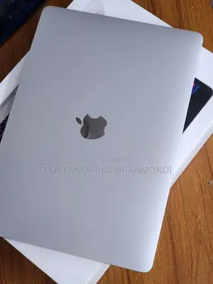 Laptop Apple MacBook Pro 2022 M2 8GB Apple M2 SSD 512GB