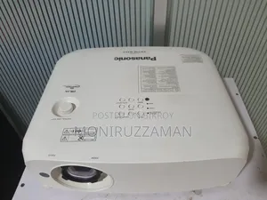 প্যানাসনিক প্রজেক্টর