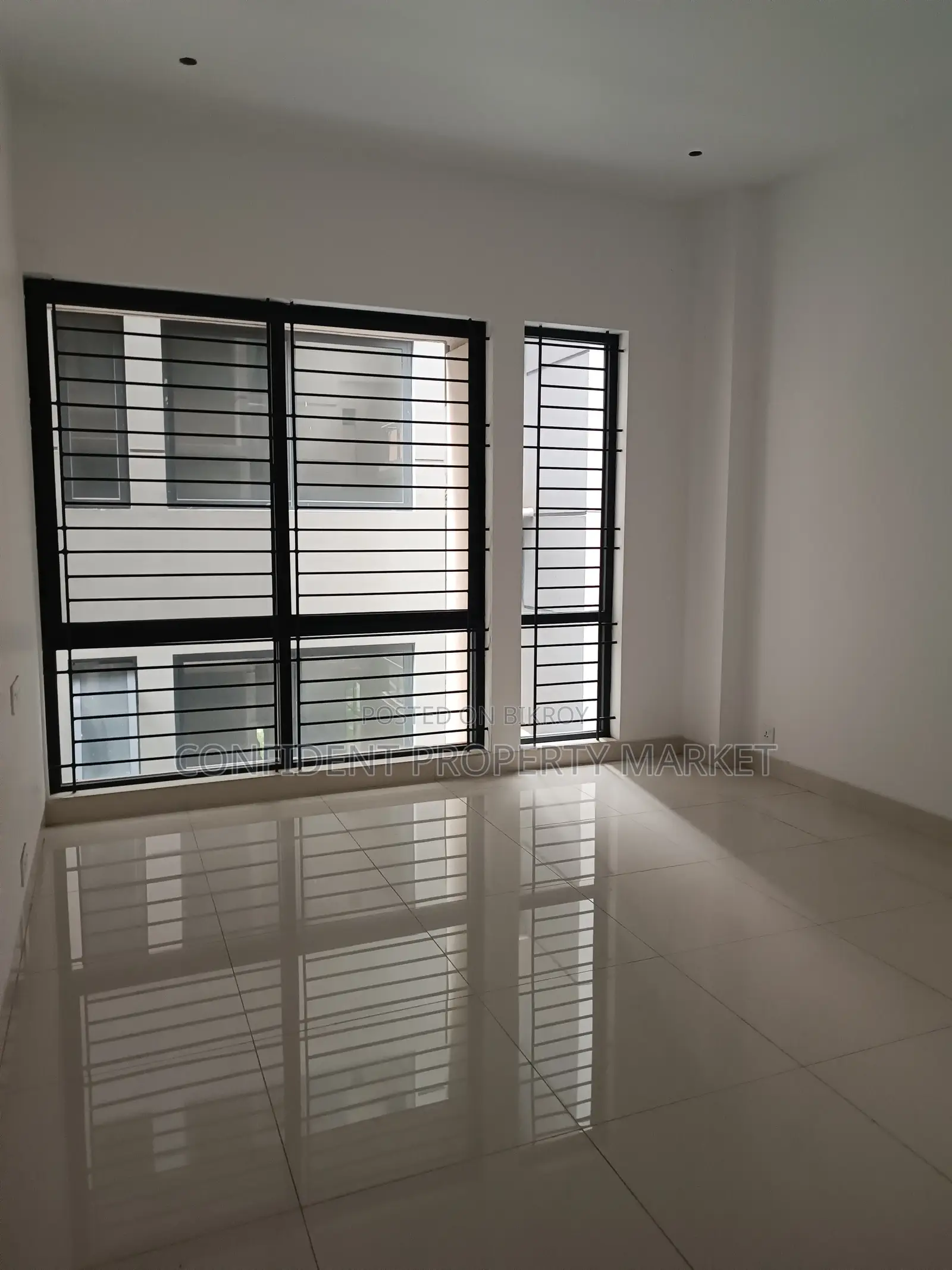 4bdrm Apartment in Baridhara for Sale