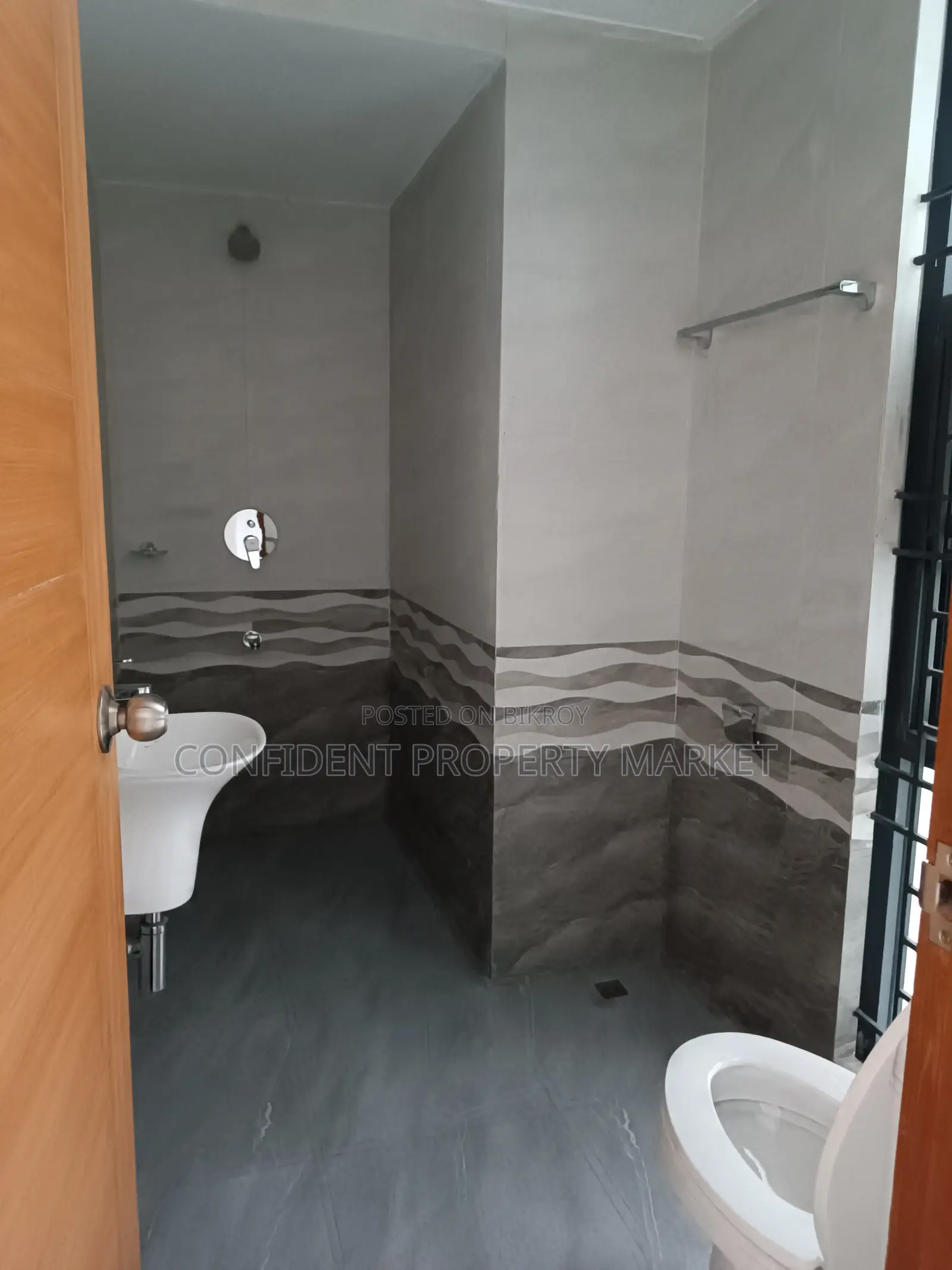 4bdrm Apartment in Baridhara for Sale