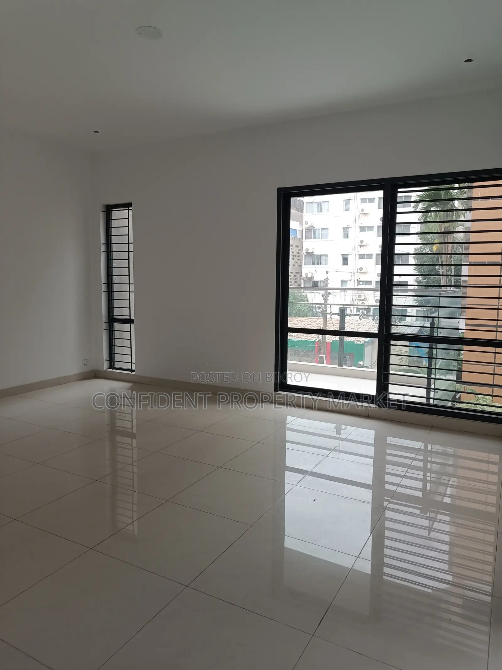 4bdrm Apartment in Baridhara for Sale