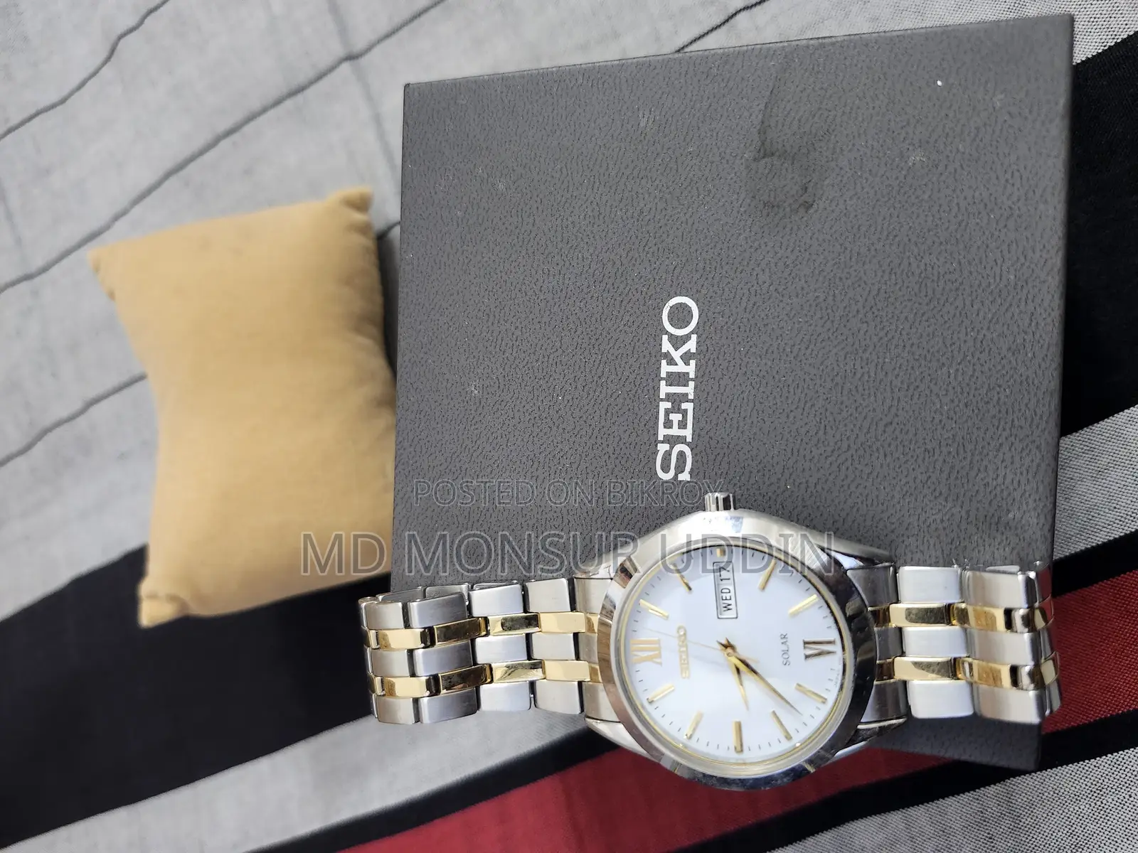 Seiko V158-0ba0 Solar Quartz