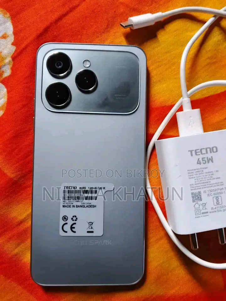 Tecno Spark 40 128 GB Silver