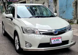 Toyota Axio 1.5 Hybrid 2WD 2015 Pearl