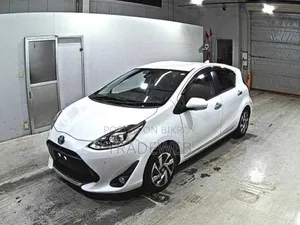 Toyota Aqua 2021 পার্ল