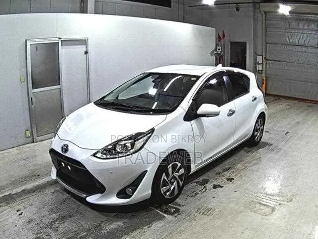 Toyota Aqua 2021 Pearl